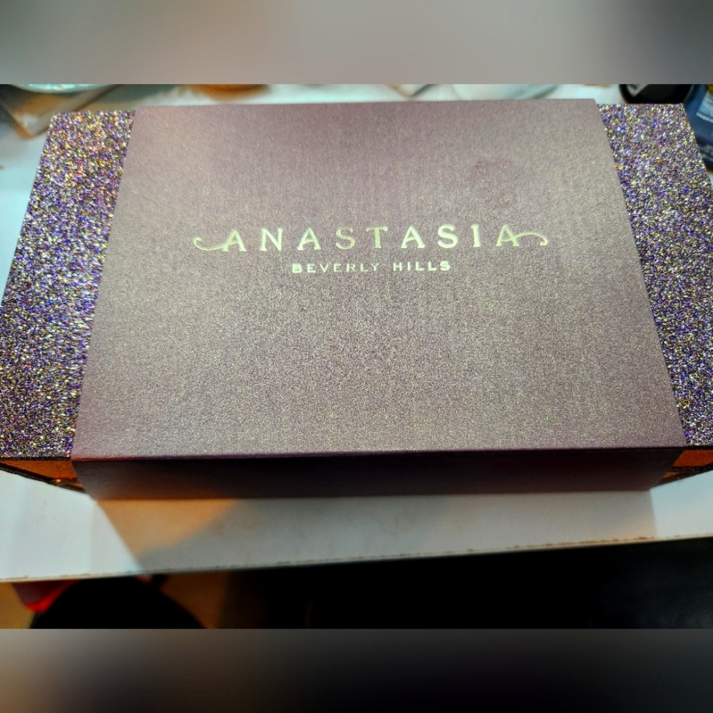 ABH Soft Glam and Modern Renaissance Eyeshadow Palettes Gift Set